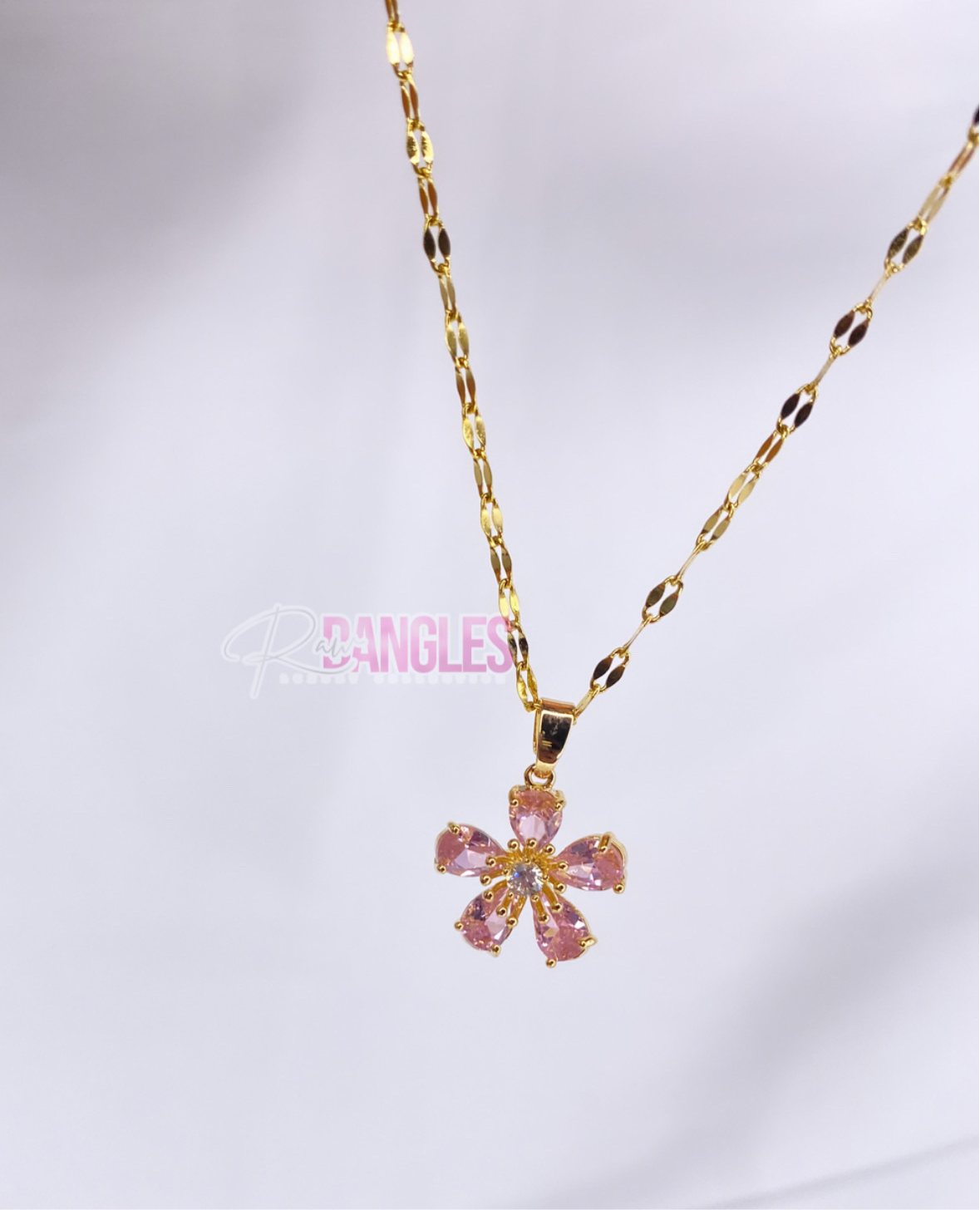 Flower necklace • pink